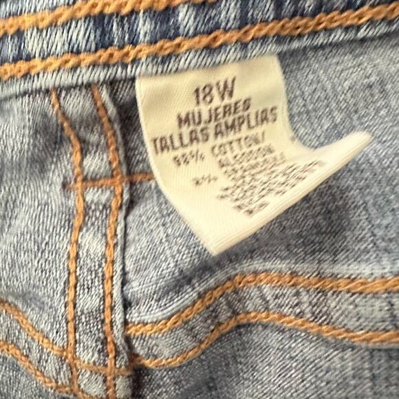 St Johns Bay Stretch Womens Denim Capri Cropped Jeans Size 18W - Picture 8 of 8